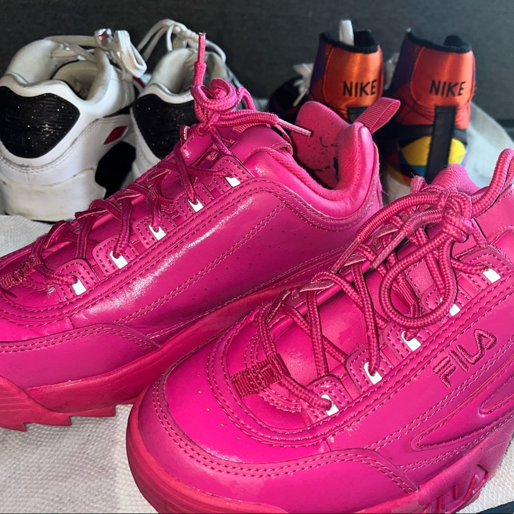 Hot pink filas